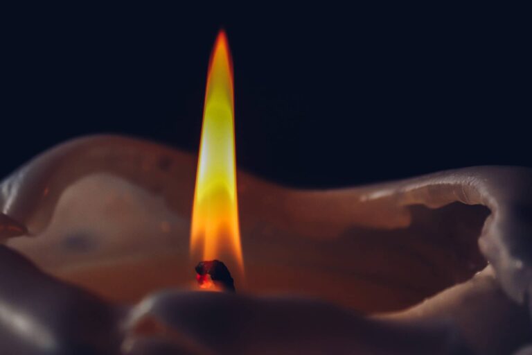 candle-5362753_1920-768x512-1